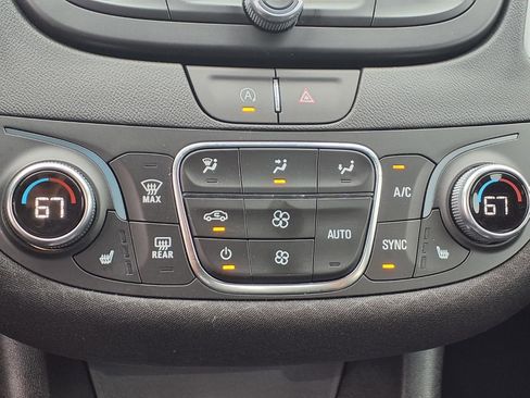 Used 2025 Chevrolet Malibu LT FWD image 5