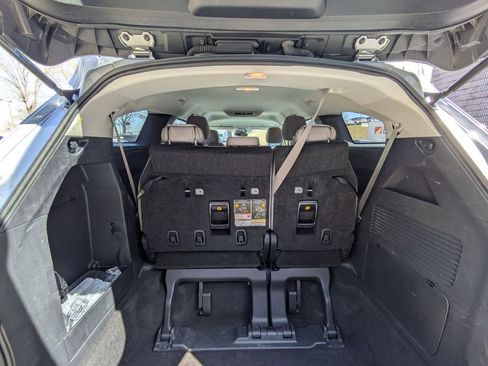 Used 2025 Toyota Sienna LE image 28