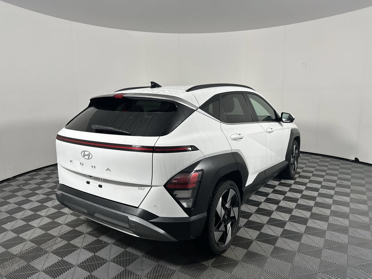 Used 2024 Hyundai Kona Limited FWD image 19