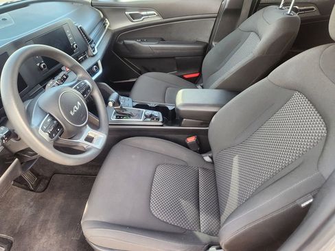 Certified 2023 Kia Sportage LX image 9