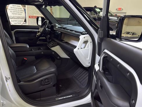 Used 2021 Land Rover Defender 110 X-Dynamic HSE AWD/4WD image 19