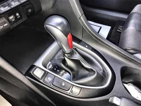 Used 2019 Hyundai Veloster Turbo image 19