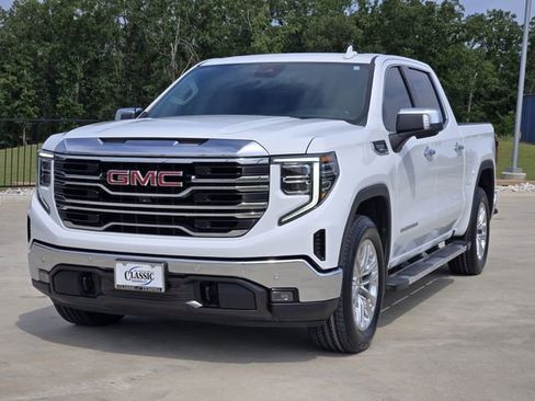 Used 2022 GMC Sierra 1500 SLT RWD image 4