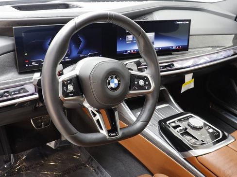Certified 2025 BMW 760i xDrive w/ Executive Package image 7