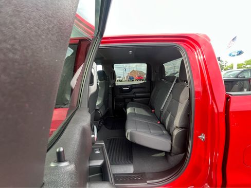 Used 2022 Chevrolet Silverado 1500 LT w/ Bed Protection Package image 8