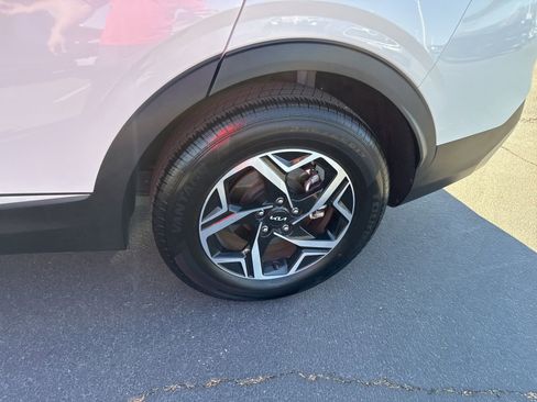 Used 2025 Kia Sportage LX image 13