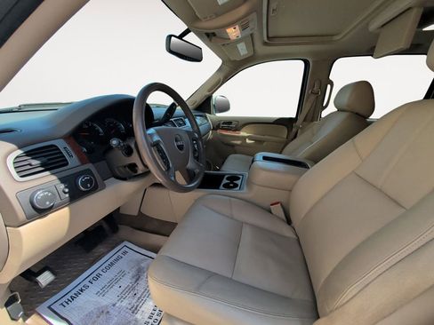 Used 2013 GMC Yukon XL SLT w/ SLT-2 Equipment Package AWD/4WD image 9
