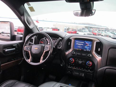 Used 2022 Chevrolet Silverado 2500 High Country w/ Technology Package image 23