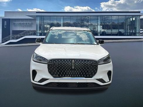 New 2026 Lincoln Aviator 2WD image 2