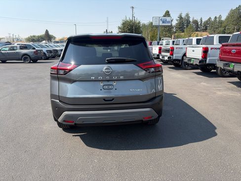 Used 2023 Nissan Rogue SV AWD/4WD image 4