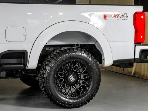 Used 2024 Ford F250 XLT w/ FX4 Off-Road Package AWD/4WD image 14