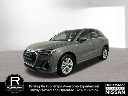 Used 2025 Audi Q3 2.0T Premium image 2