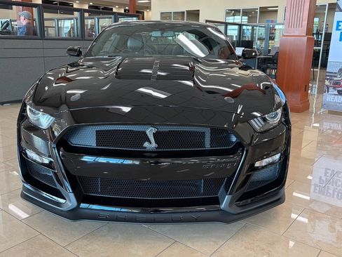 Used 2020 Ford Mustang Shelby GT500 w/ Technology Package RWD image 10