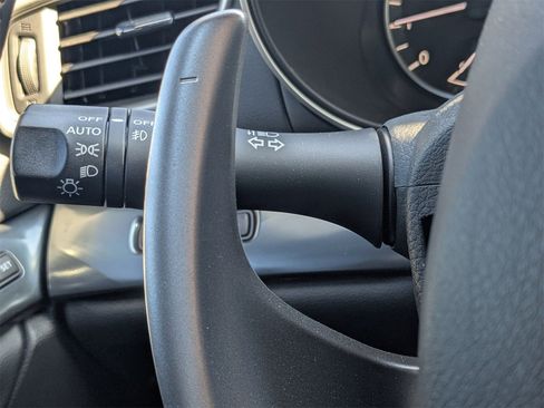 Used 2023 Nissan Maxima SR w/ Sport Mat Group image 33