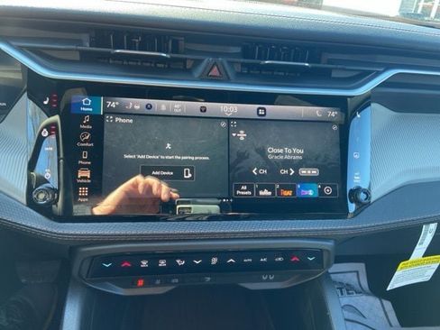 Certified 2026 Jeep Cherokee Limited AWD/4WD image 18