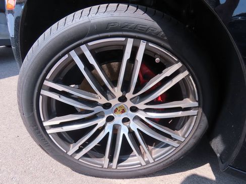 Used 2018 Porsche Macan GTS AWD/4WD image 15
