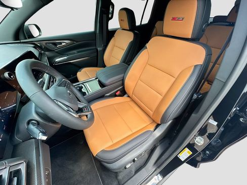 New 2027 Chevrolet Traverse Z71 w/ Driver Confidence Package AWD/4WD image 12