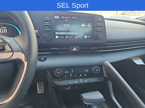 Used 2025 Hyundai Elantra Sport FWD image 20