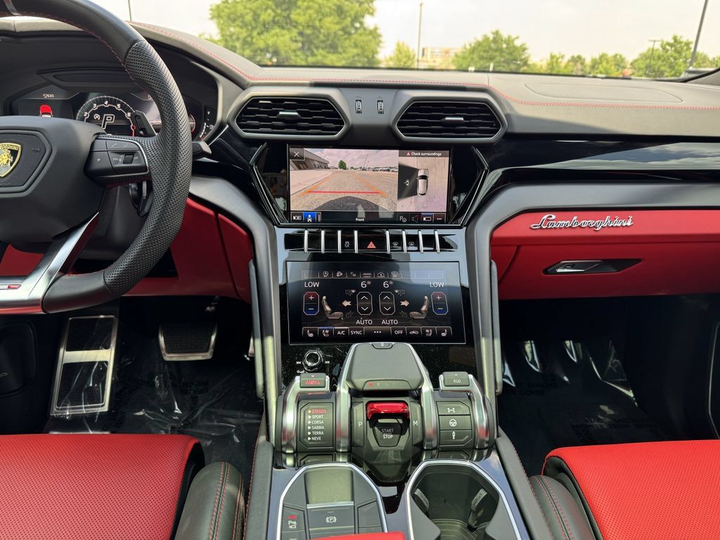 Used 2022 Lamborghini Urus AWD/4WD image 28