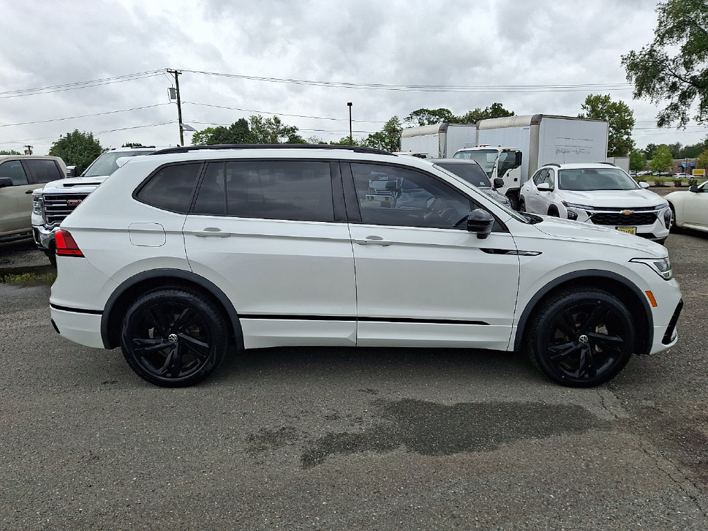 Used 2023 Volkswagen Tiguan SE R-Line AWD/4WD image 13