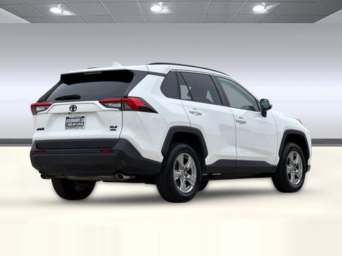 Used 2022 Toyota RAV4 XLE AWD/4WD image 8