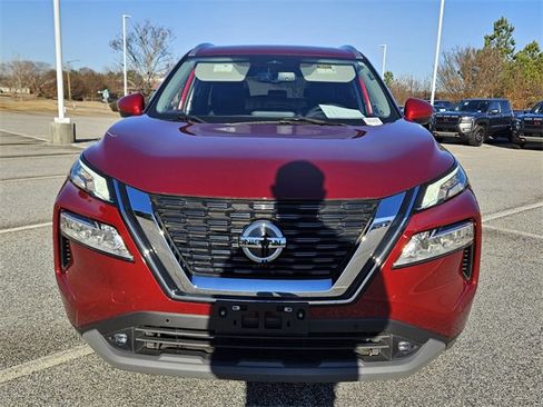 Used 2021 Nissan Rogue SL w/ Premium Package image 2