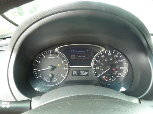 Used 2013 Nissan Altima 2.5 FWD image 15