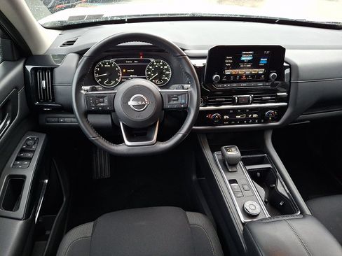 Certified 2024 Nissan Pathfinder SV w/ Black Appearance Package AWD/4WD image 11