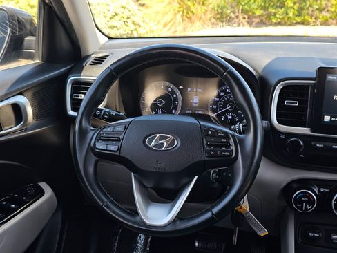 Used 2020 Hyundai Venue SEL w/ Convenience Package FWD image 22