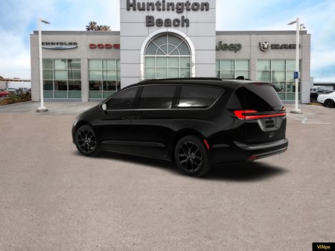 New 2026 Chrysler Pacifica Select w/ S Appearance Package FWD image 4