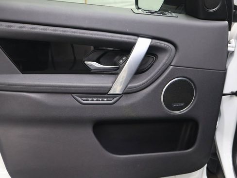 Used 2020 Land Rover Discovery Sport S image 17