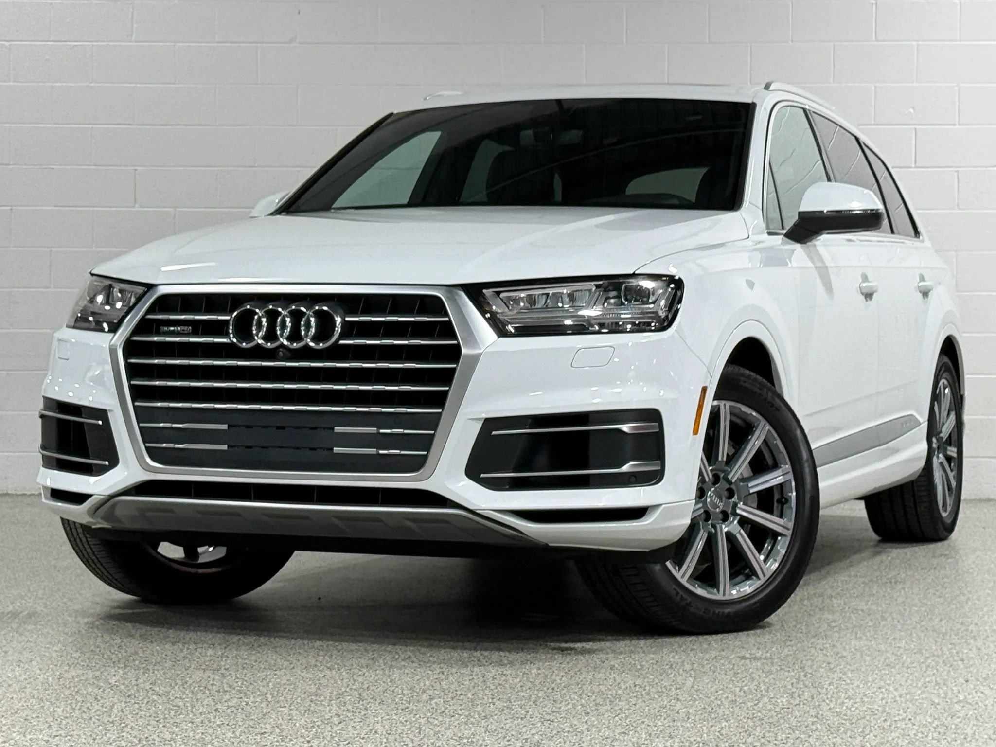 Used 2019 Audi Q7 3.0T Premium Plus w/ Premium Plus Package AWD/4WD image 2