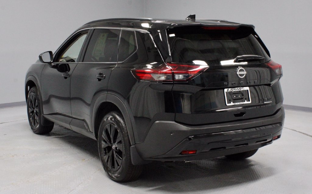 Certified 2023 Nissan Rogue SV w/ SV Premium B Package AWD/4WD image 8