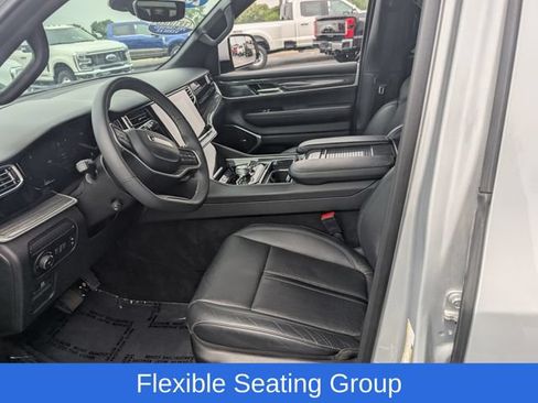Used 2022 Jeep Wagoneer Series II w/ Convenience Group I AWD/4WD image 14