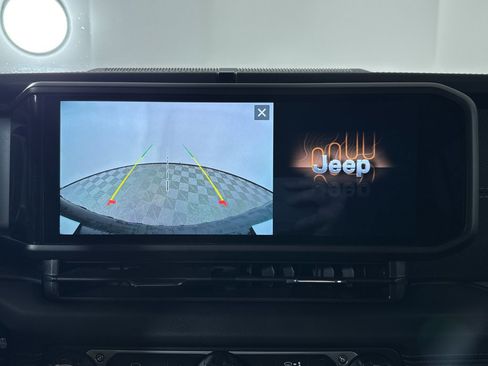 Used 2024 Jeep Wrangler Unlimited Rubicon 4xe image 17