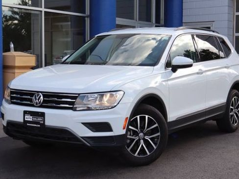 Used 2021 Volkswagen Tiguan SE w/ 3rd Row Seat Package AWD/4WD image 1