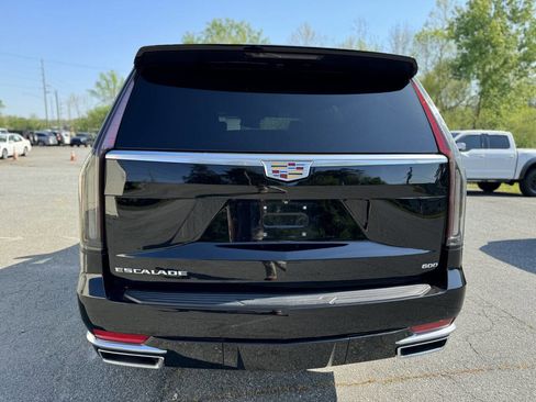 Used 2022 Cadillac Escalade Luxury image 25