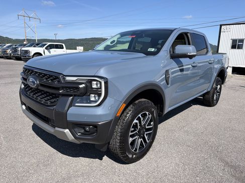 Used 2025 Ford Ranger Lariat w/ FX4 Off-Road Package AWD/4WD image 11