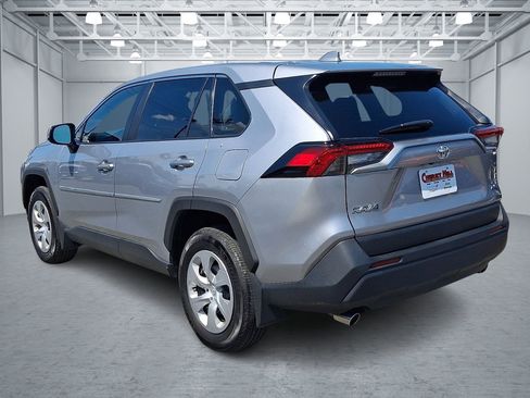 Used 2024 Toyota RAV4 LE AWD/4WD image 7