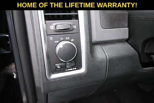 Used 2018 RAM 1500 Classic SLT AWD/4WD image 16