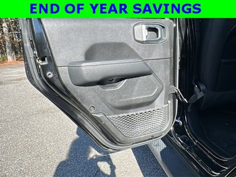 Used 2022 Jeep Wrangler Unlimited Sahara w/ Cold Weather Group image 20