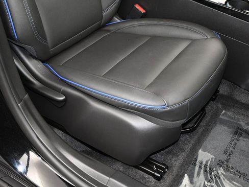 Used 2025 Buick Envista Sport Touring w/ Convenience II Package image 41