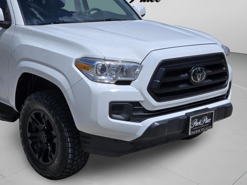 Used 2022 Toyota Tacoma SR w/ SR Convenience Package image 33