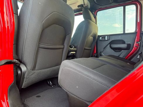 Certified 2023 Jeep Gladiator Sport image 26