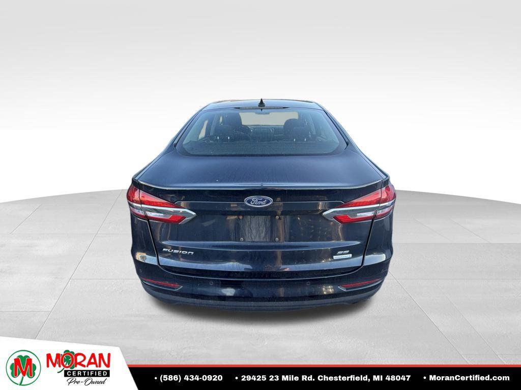 Used 2020 Ford Fusion SE FWD image 5