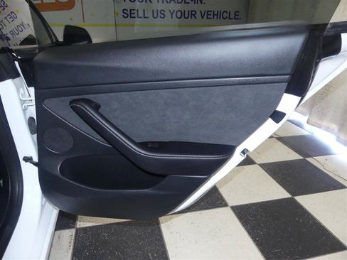 Used 2023 Tesla Model 3 Standard Range RWD image 23