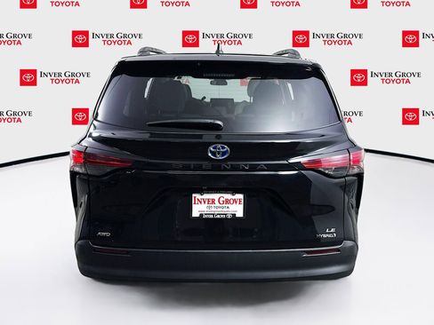 Used 2022 Toyota Sienna LE AWD/4WD image 6