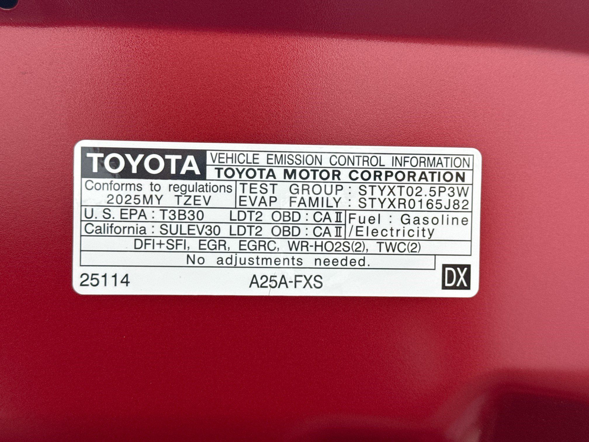 Used 2025 Toyota RAV4 XSE AWD/4WD image 21