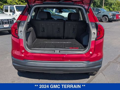 Used 2024 GMC Terrain SLE w/ Driver Convenience Package AWD/4WD image 28