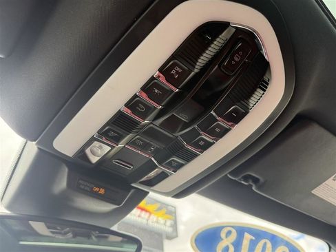Used 2018 Porsche Macan S image 41